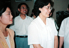 劉延?xùn)|參觀周恩來紀念館