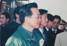 溫家寶參觀周恩來紀念館